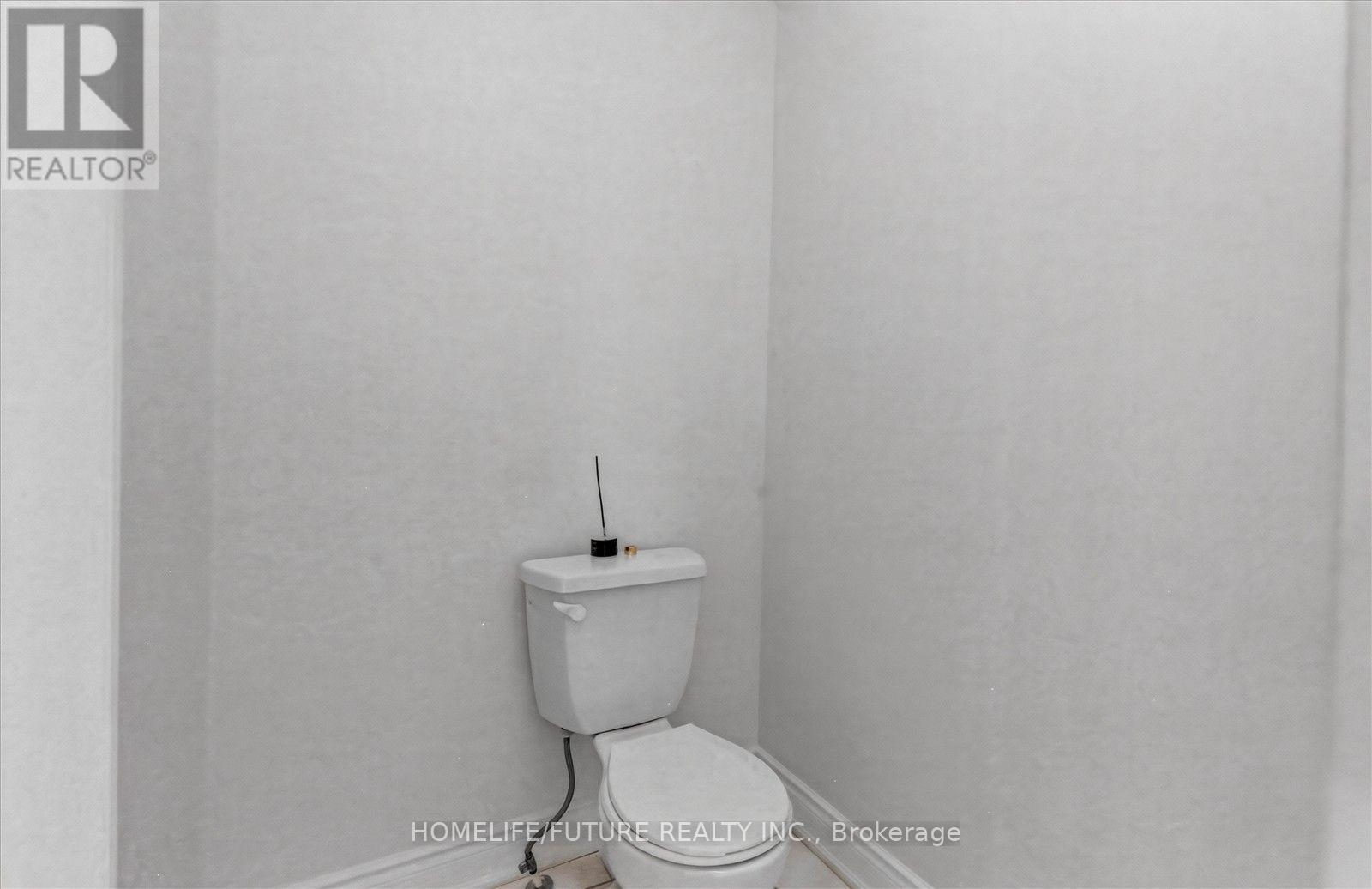 6 DOLBY CRESCENT - Image 25