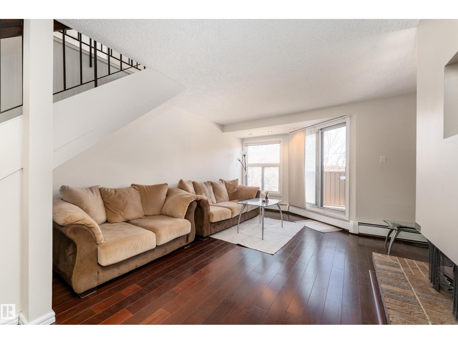 11120 83 AV NW - 1