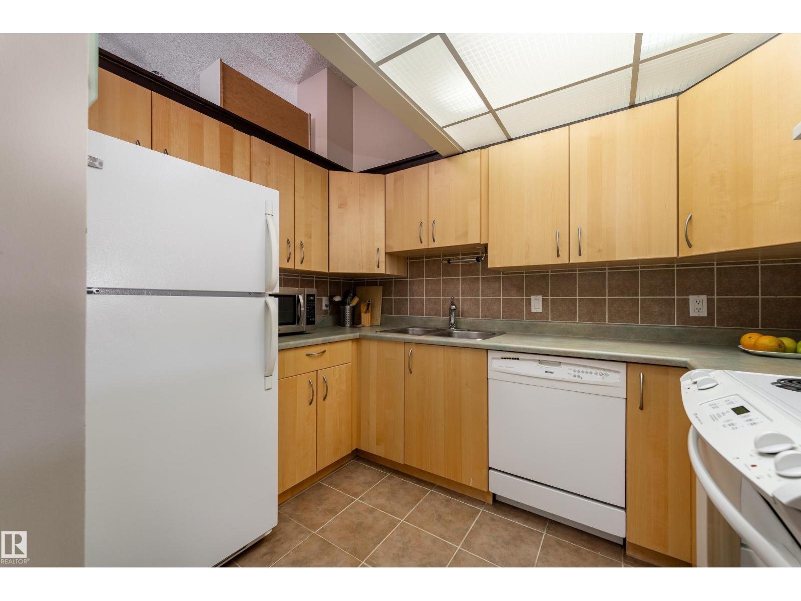 11120 83 AV NW - 11