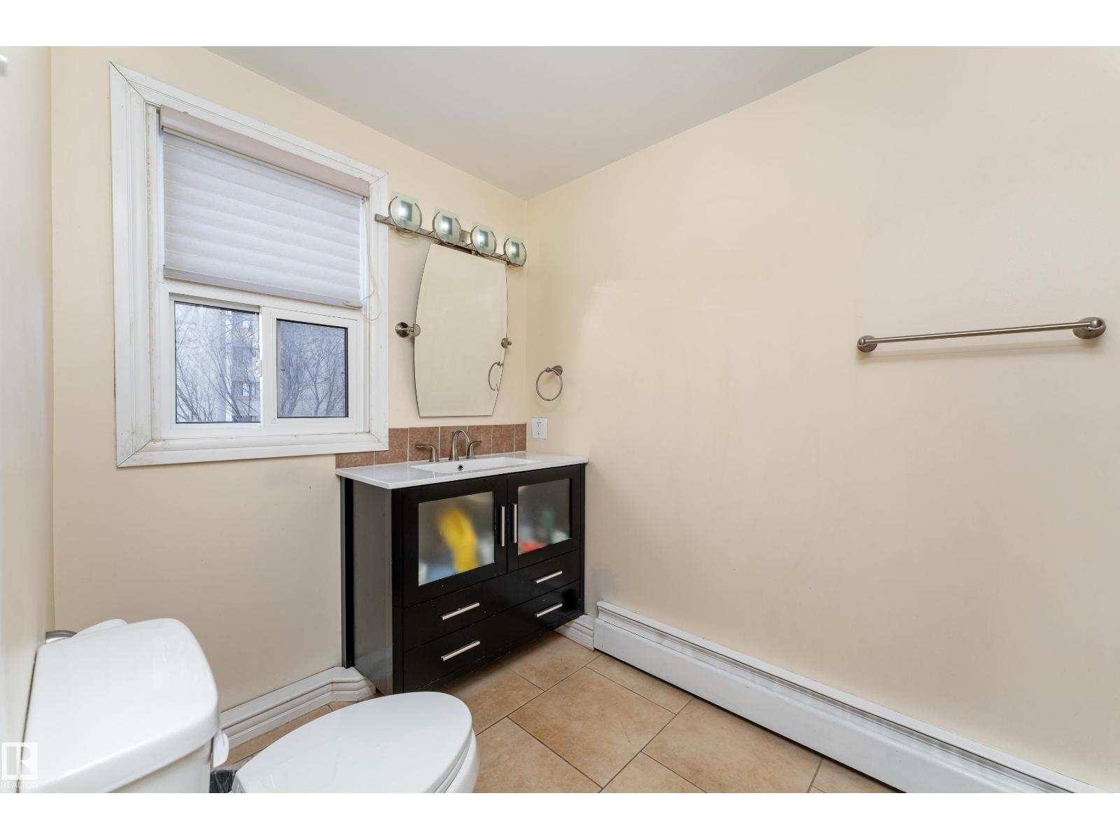 11120 83 AV NW - 19