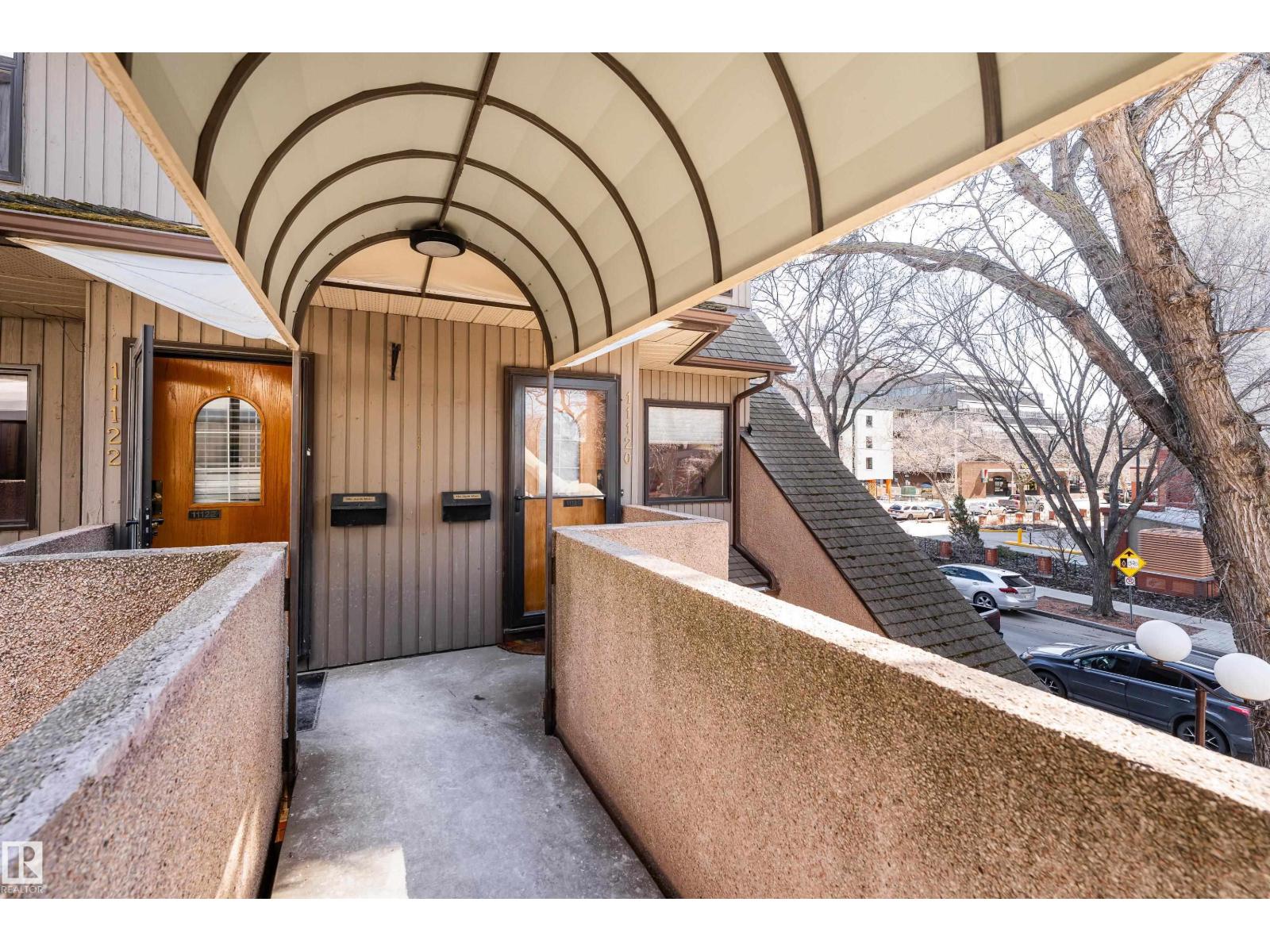 11120 83 AV NW - 35