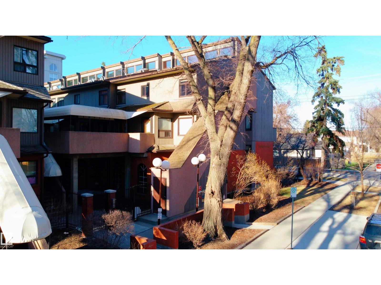 11120 83 AV NW - Image 42