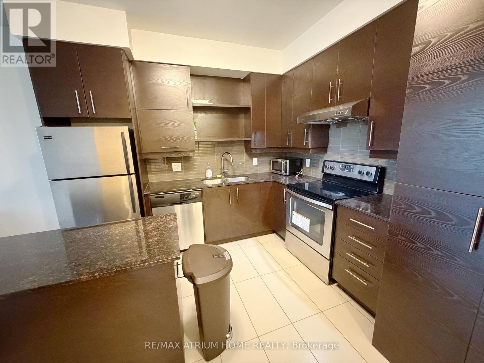 #316 277 South Park Road, Markham (Commerce Valley), Ontario, L3T0B7, Markham (Commerce Valley), Ontario — photo 3 of 5