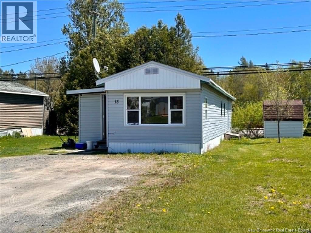 15 Hedgeview Drive, Fredericton, New Brunswick, E3B6R6, Fredericton, New Brunswick — photo 2 of 5