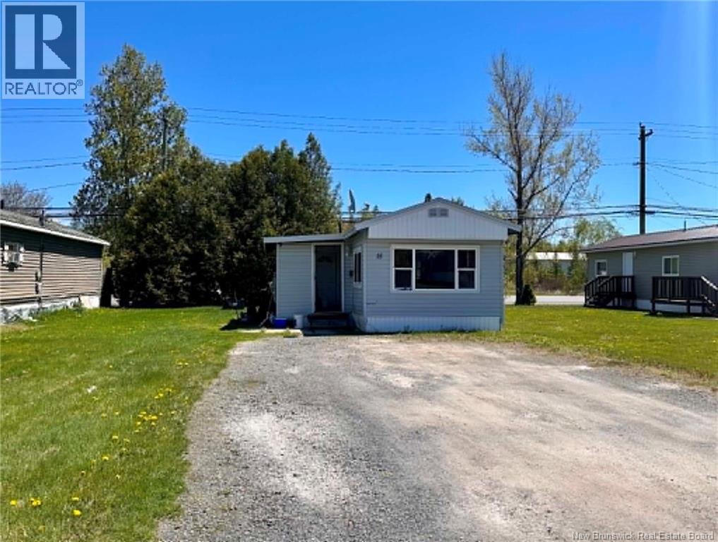 15 Hedgeview Drive, Fredericton, New Brunswick, E3B6R6, Fredericton, New Brunswick — photo 4 of 5