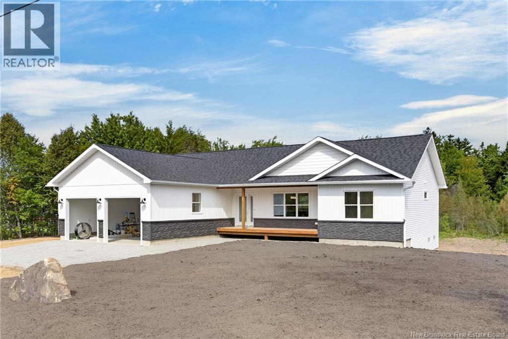 14 Hemlock Street, Penniac, New Brunswick, E4A4X5, Penniac, New Brunswick — photo 2 of 5
