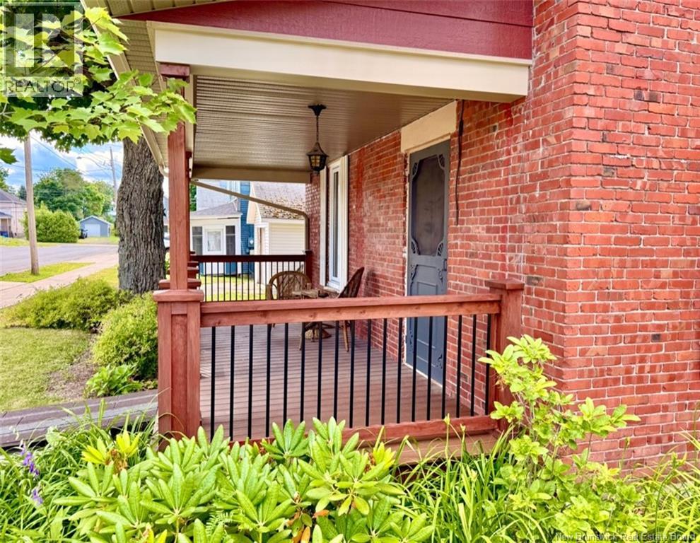 11 Dufferin Street - 16