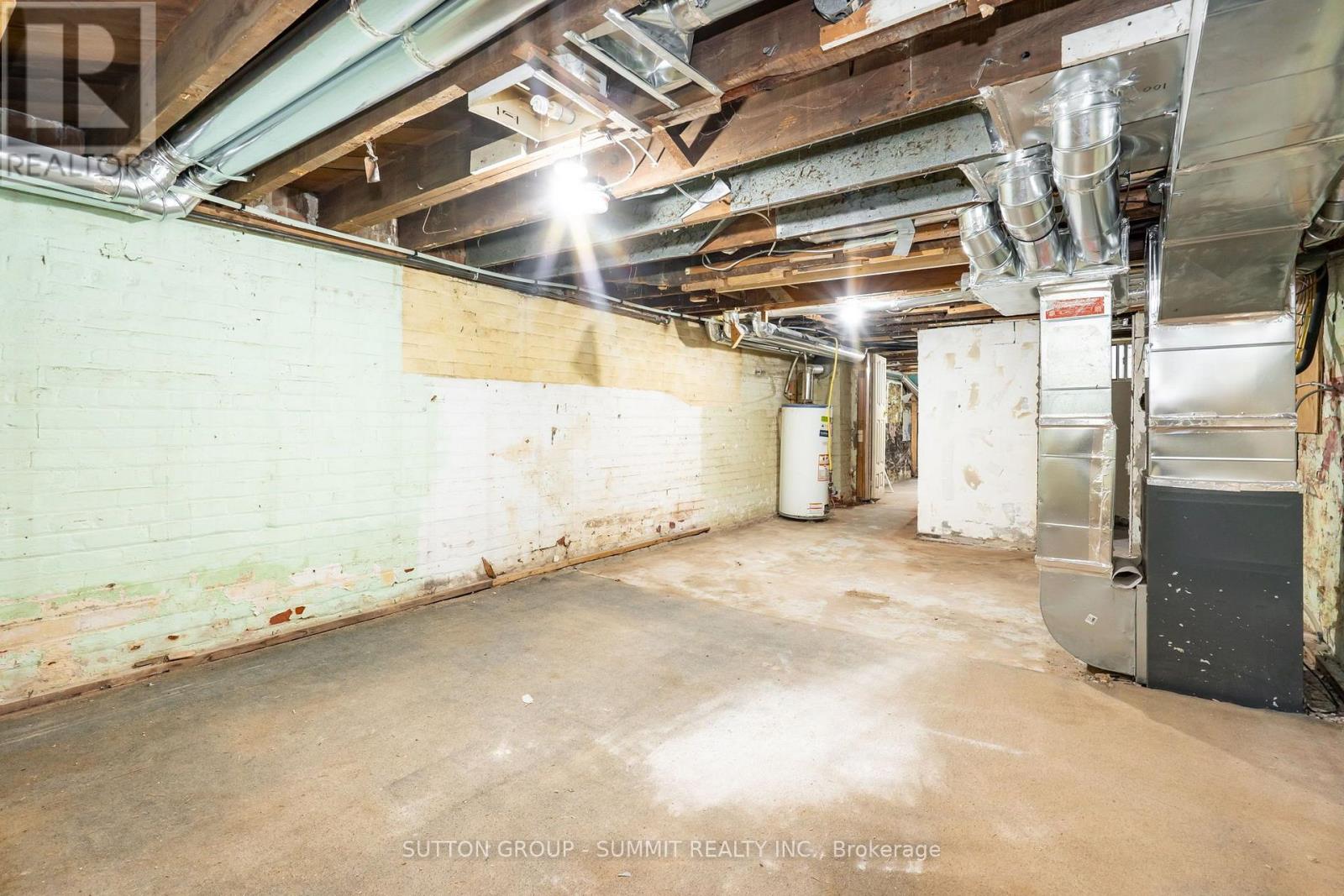 100 ROSETHORN AVENUE - 33