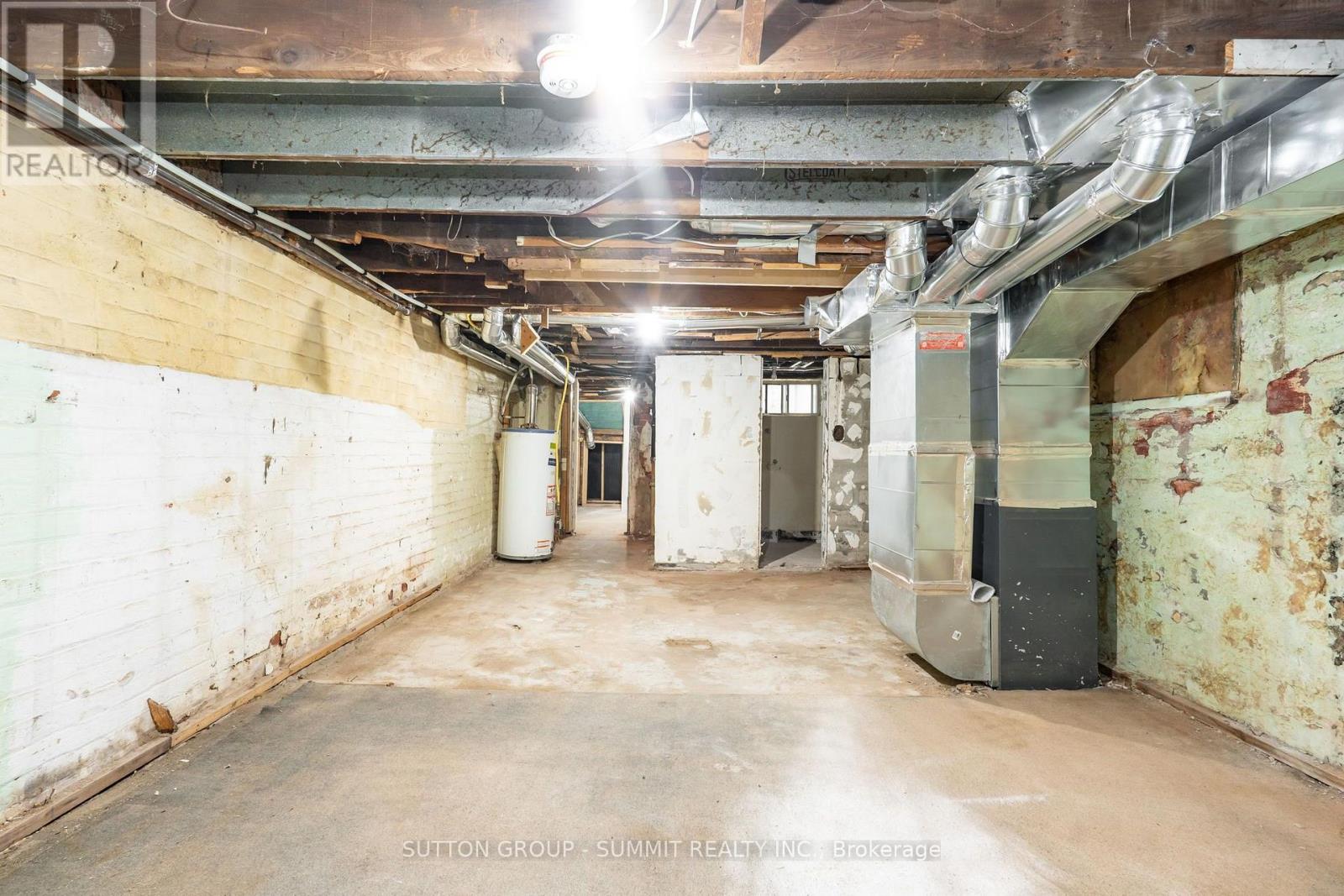 100 ROSETHORN AVENUE - 34