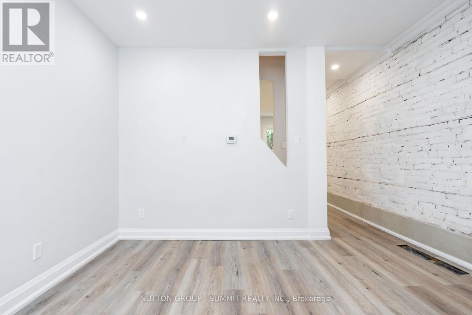 100 ROSETHORN AVENUE - 6