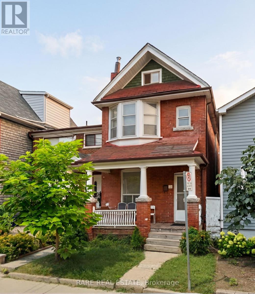 Photo of 32 Garnet Avenue