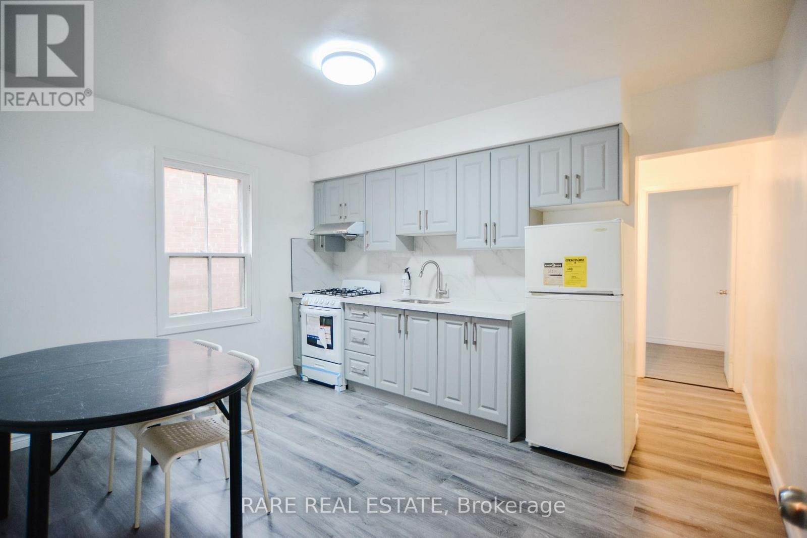 #Upper 32 Garnet Avenue, Toronto (Dovercourt-Wallace Emerson-Junction), Ontario, M6G1V5, Toronto (Dovercourt-Wallace Emerson-Junction), Ontario — photo 5 of 5