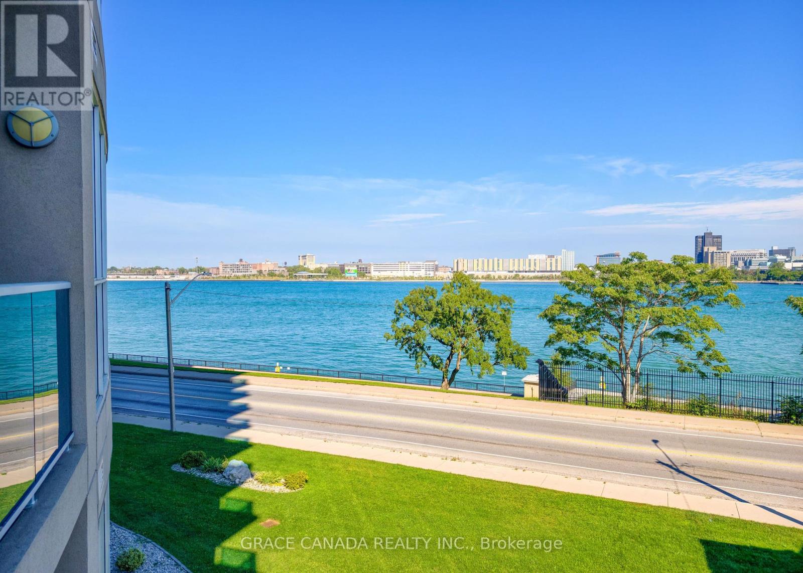 #308 1225 Riverside Drive West, Windsor, Ontario, N9A0A2, Windsor, Ontario — photo 3 of 5