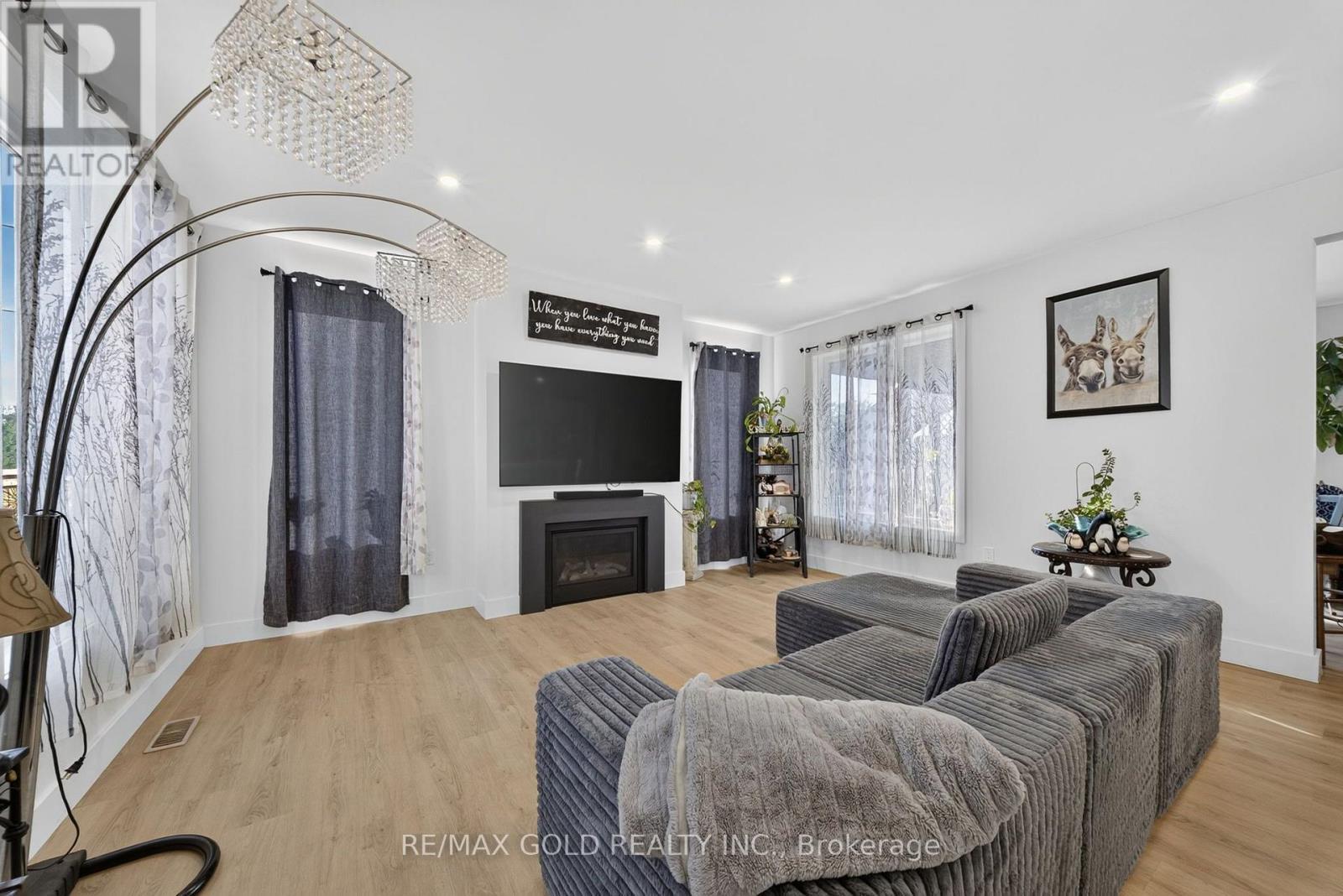 67 TRAILVIEW DRIVE - Image 23