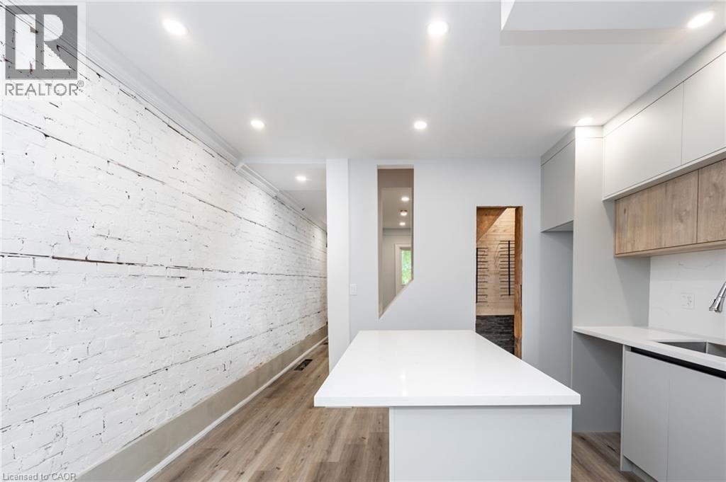 100 ROSETHORN Avenue - 11