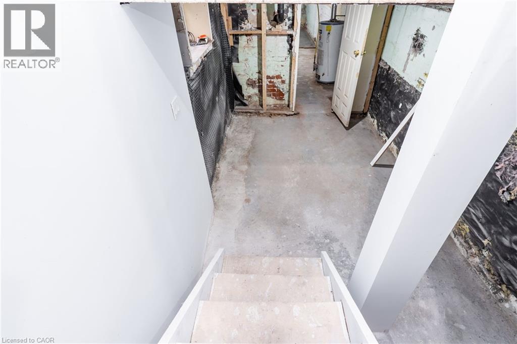 100 ROSETHORN Avenue - 28
