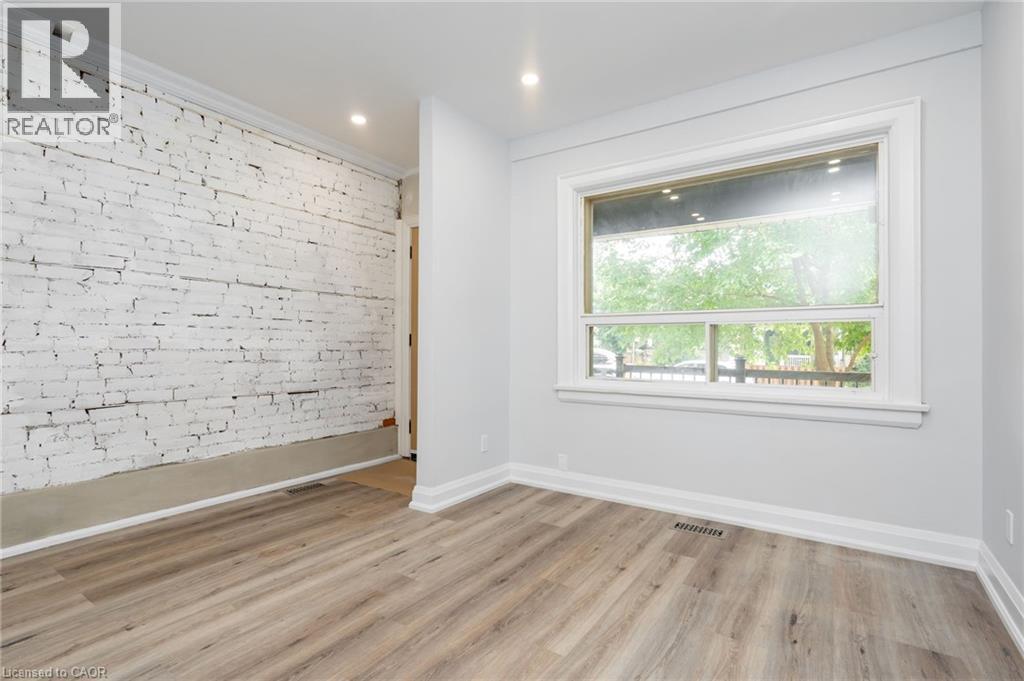 100 ROSETHORN Avenue - 5