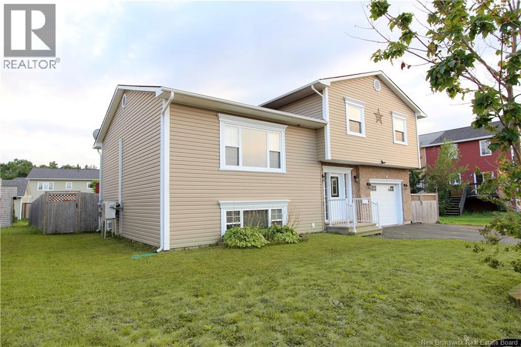 8 Hallihan Drive, Oromocto, New Brunswick, E2V0C5, Oromocto, New Brunswick — photo 3 of 5
