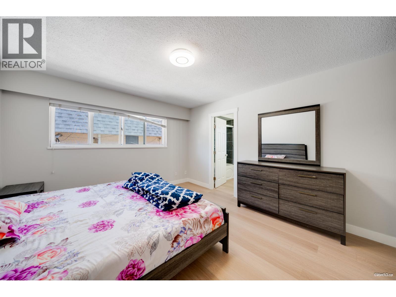 7148 6TH Street, Burnaby, British Columbia, V5E3T5, Burnaby, British Columbia — photo 5 of 5