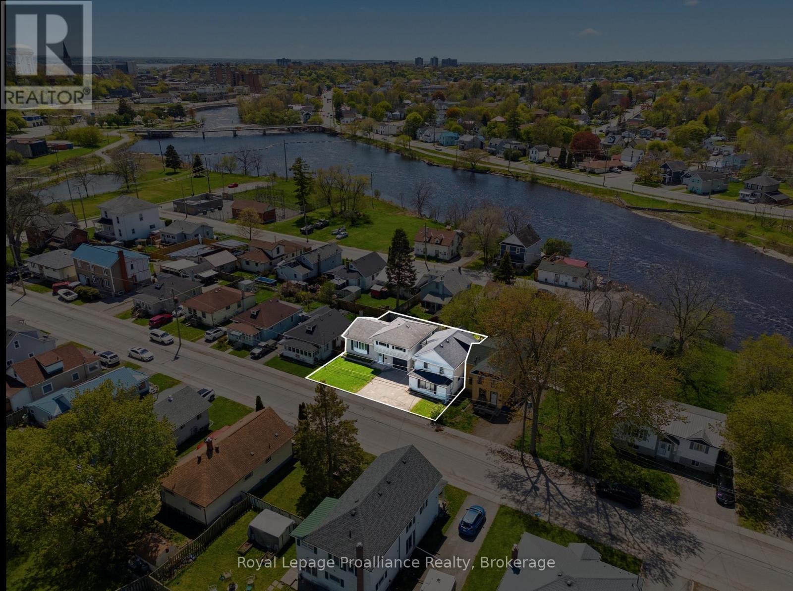 26 Johnson Street, Belleville (Belleville Ward), Ontario, K8N4T3, Belleville (Belleville Ward), Ontario — photo 2 of 5
