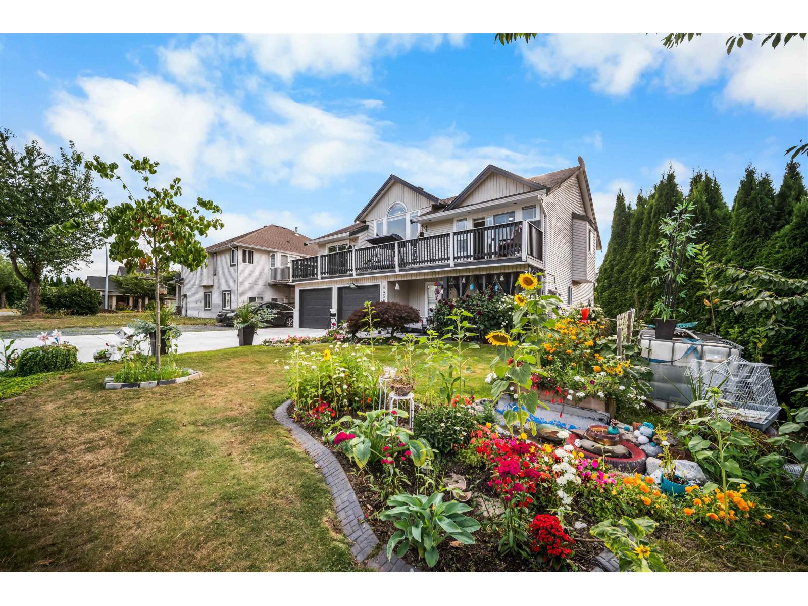 8459 DOERKSEN Drive, Mission, British Columbia, V2V7C4, Mission, British Columbia — photo 2 of 5
