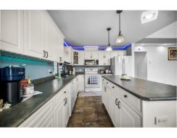 8459 Doerksen Drive, Mission, BC V2V7C4 Photo 10