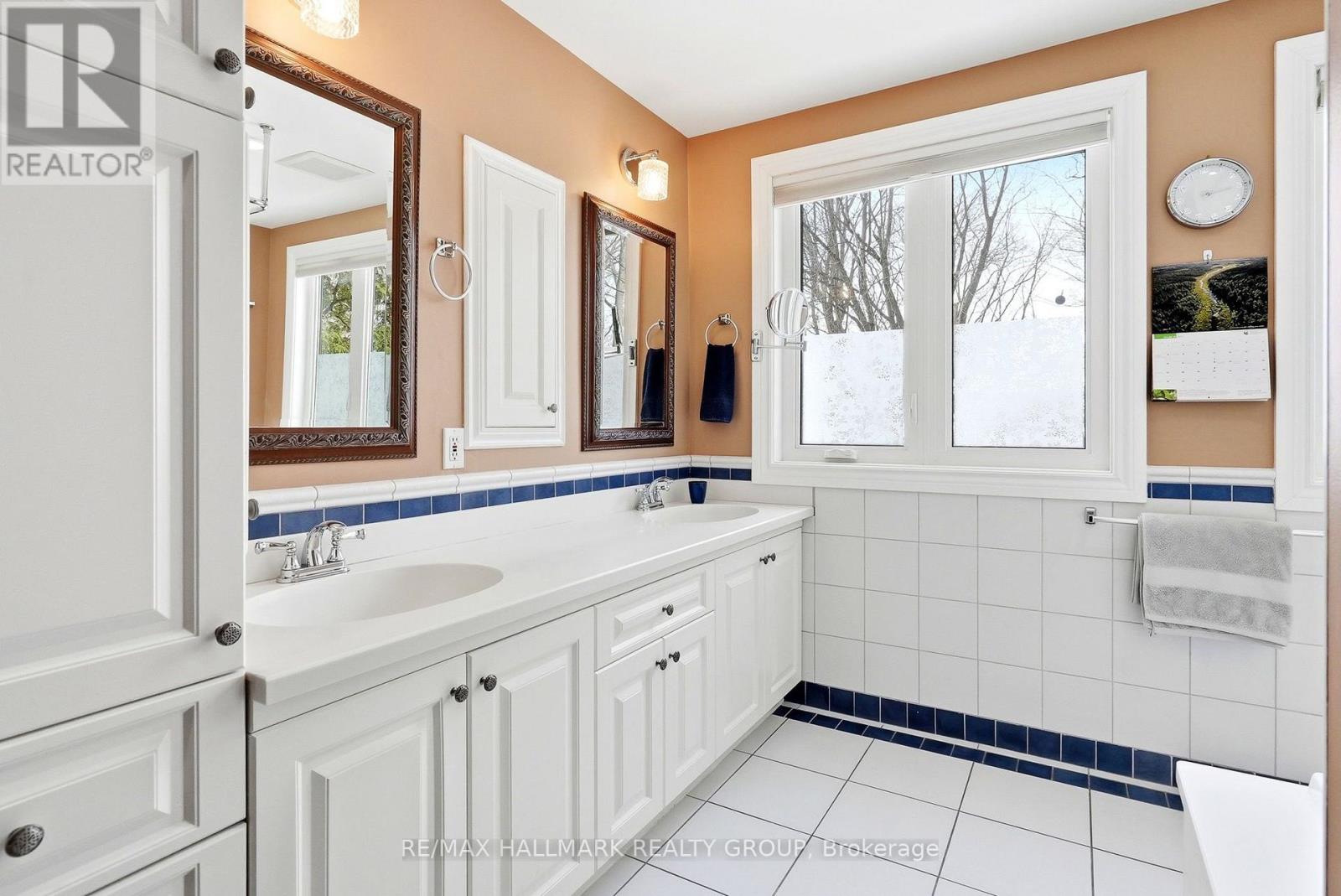3 Bed, 4 Bath House for Sale in Ottawa – 53 SCRIVENS STREET, Ottawa – MLS# X13741462 - Image 13