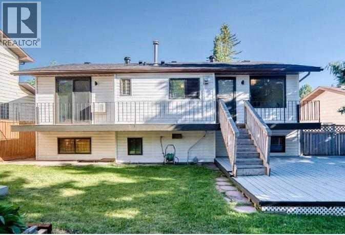 19 Hawkwood Drive NW, Calgary, Alberta, T3G1Z2