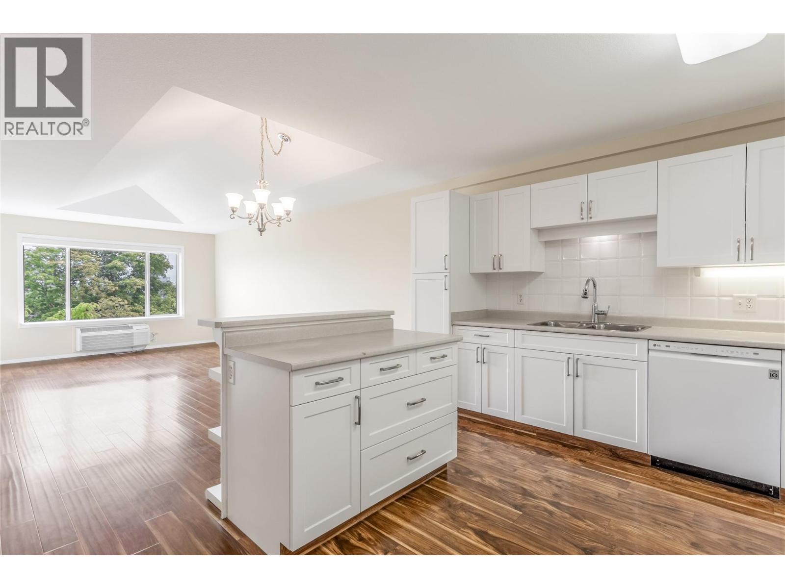 250 Dougall Road N Unit# 405 photo 2