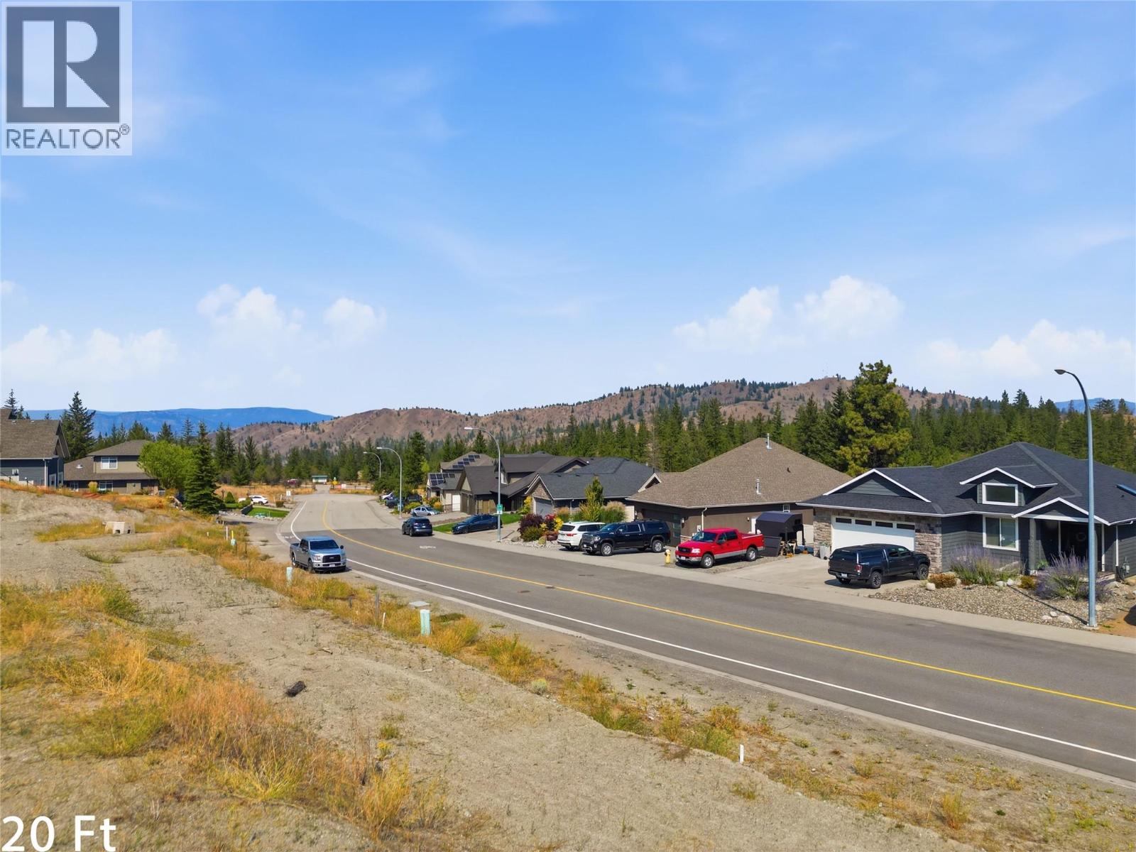 2045 Hugh Allan Drive, Kamloops, British Columbia, Kamloops, British Columbia — photo 3 of 5