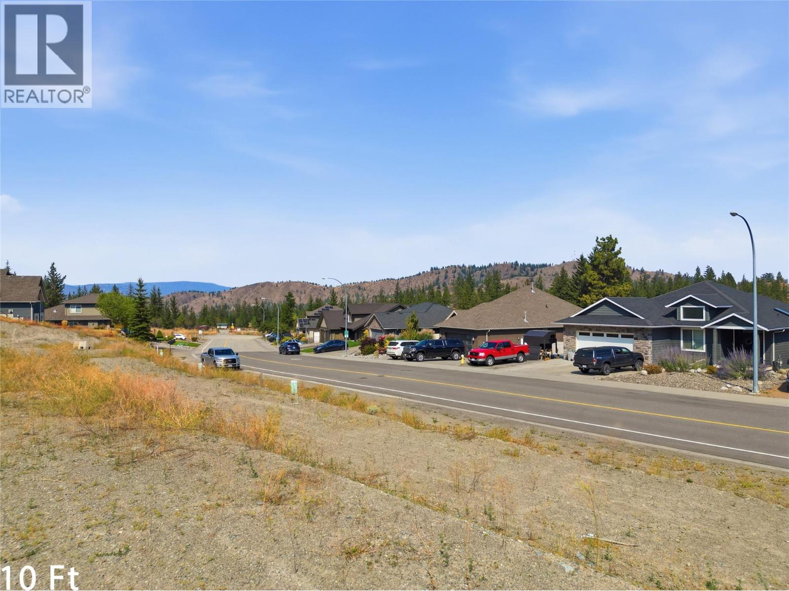 2045 Hugh Allan Drive, Kamloops, British Columbia, Kamloops, British Columbia — photo 2 of 5