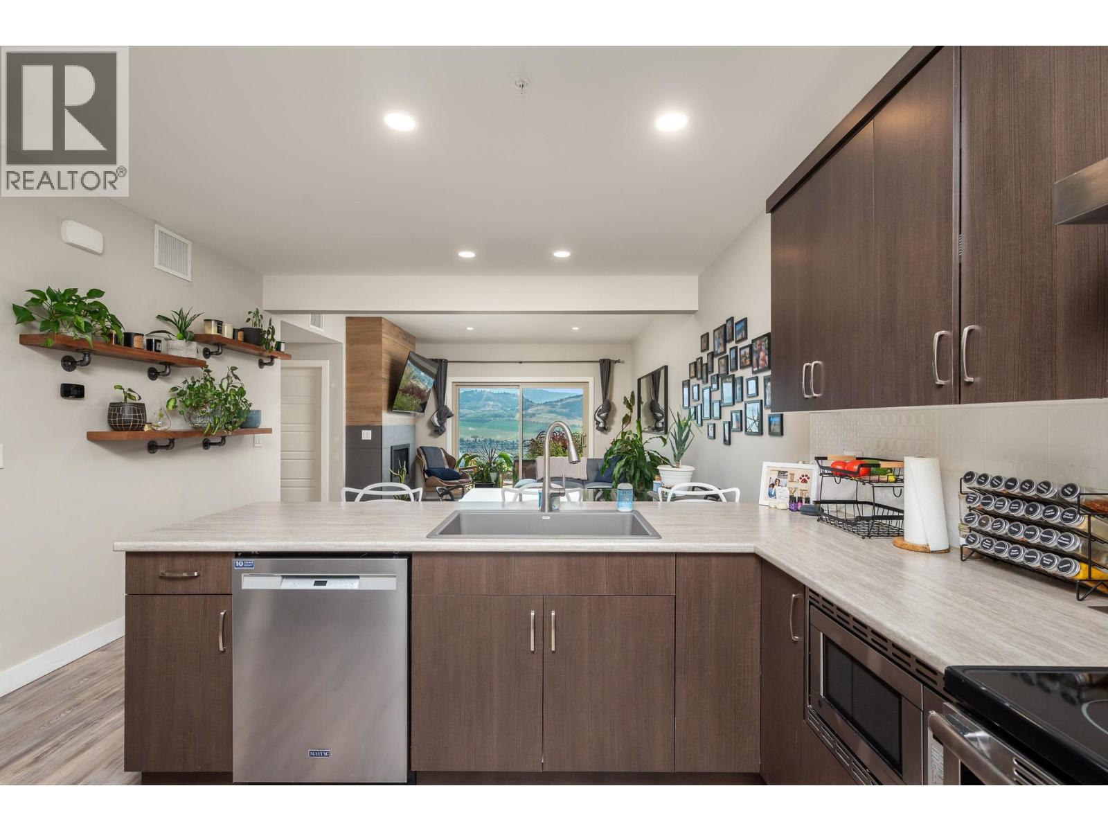 206 Vineyard Way - 15