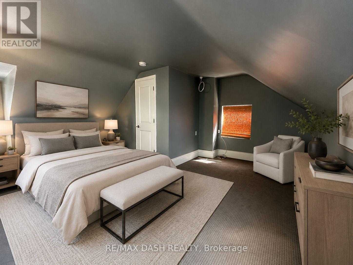 Photo of 1531 Queen Street