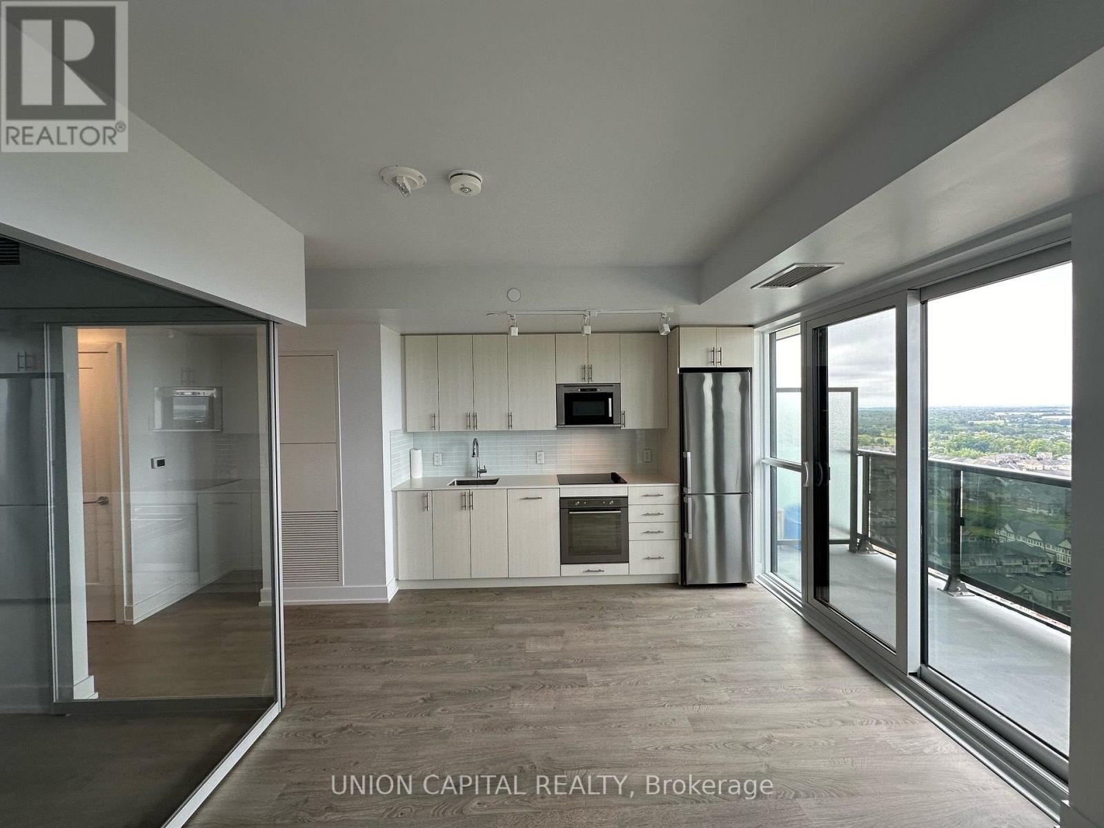 #2221 2550 Simcoe Street North, Oshawa (Windfields), Ontario, L1L0R5, Oshawa (Windfields), Ontario — photo 3 of 5