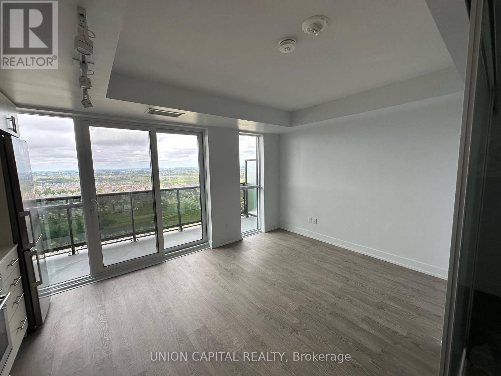 #2221 2550 Simcoe Street North, Oshawa (Windfields), Ontario, L1L0R5, Oshawa (Windfields), Ontario — photo 4 of 5
