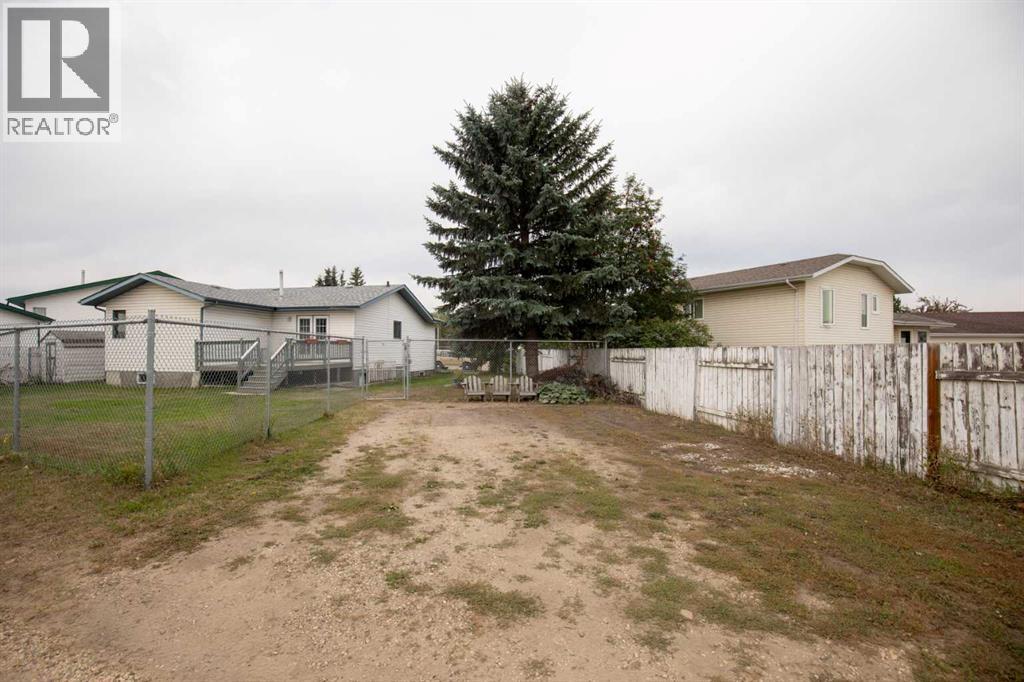 Listing photo – 65 Sunrise Close, Blackfalds