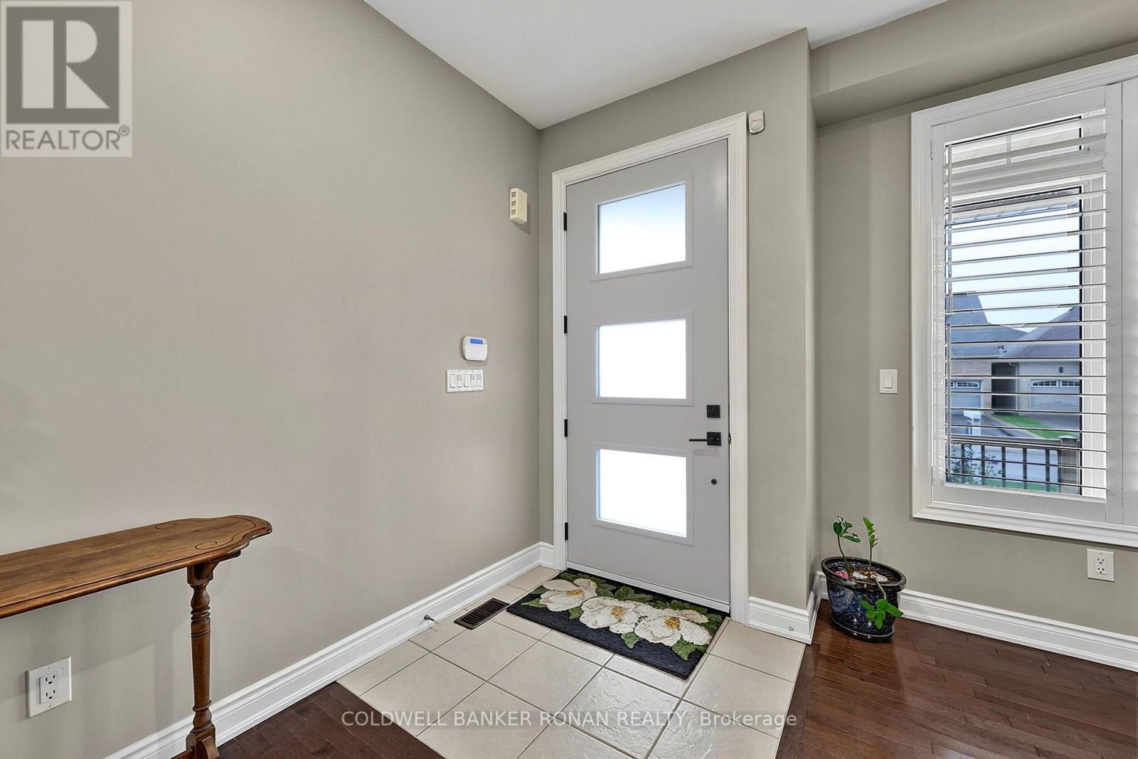 190 Strachan Trail, New Tecumseth (Beeton), Ontario, L0G1A0, New Tecumseth (Beeton), Ontario — photo 3 of 5