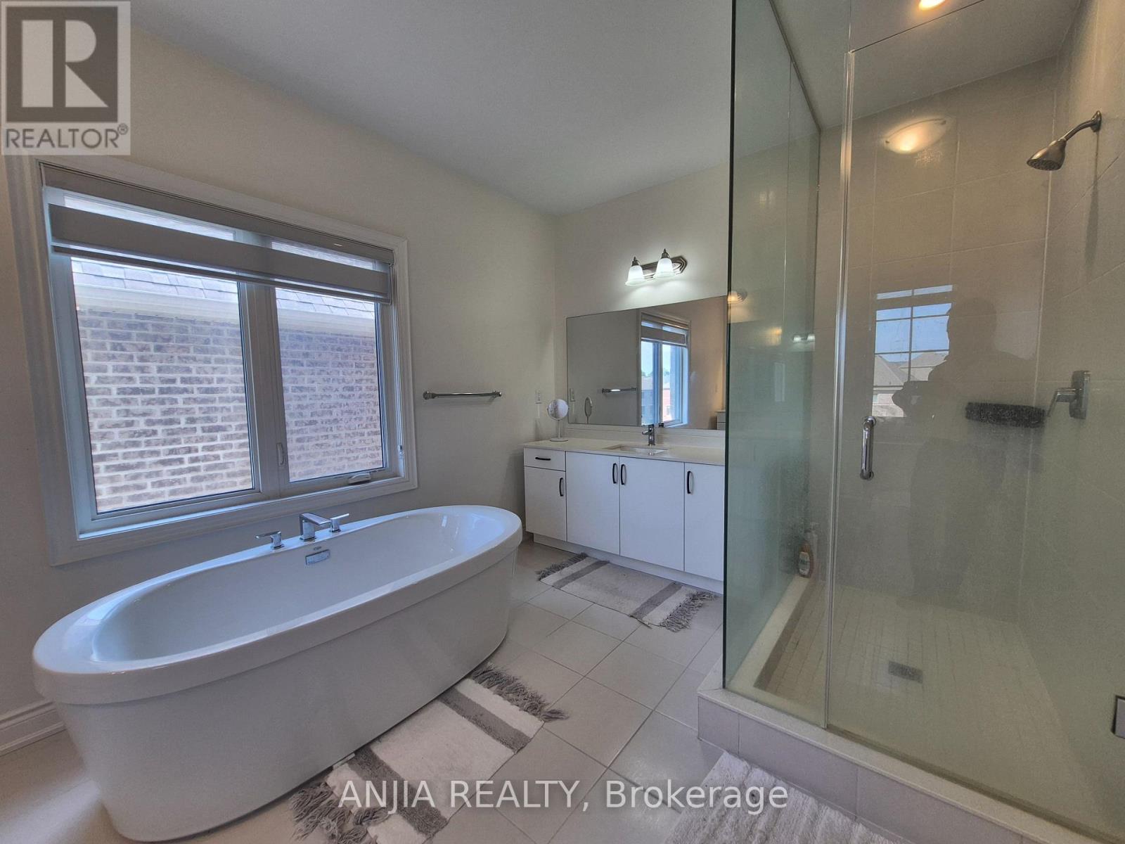 50 MEADOW VISTA CRESCENT - 34