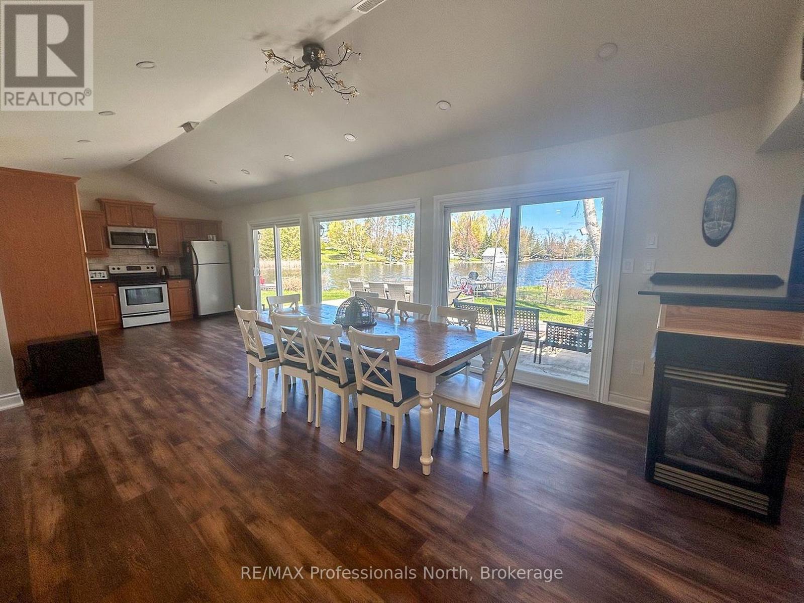 652 ROBEL DRIVE - 11