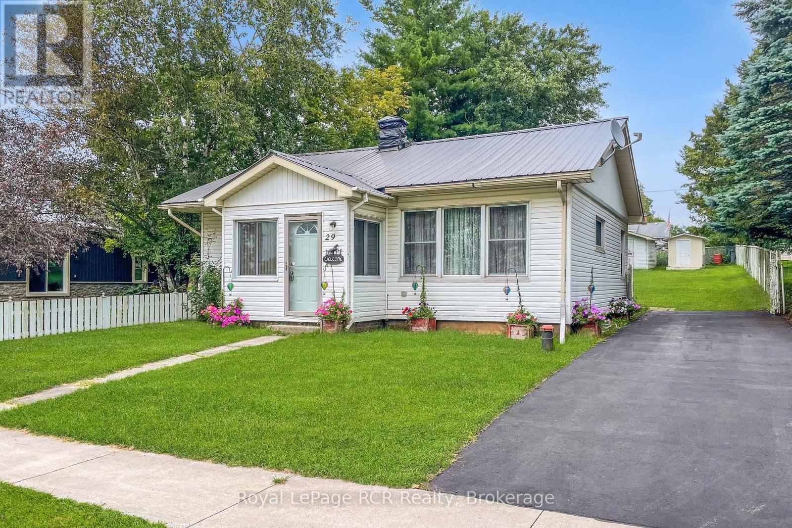 29 Main Street North, West Grey, Ontario, N0G1S0, West Grey, Ontario — photo 4 of 5