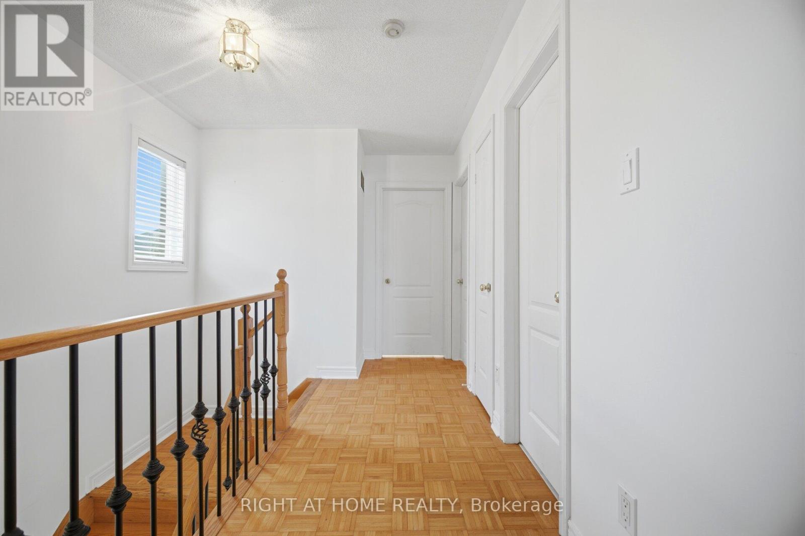 8 RICHELIEU COURT - 12