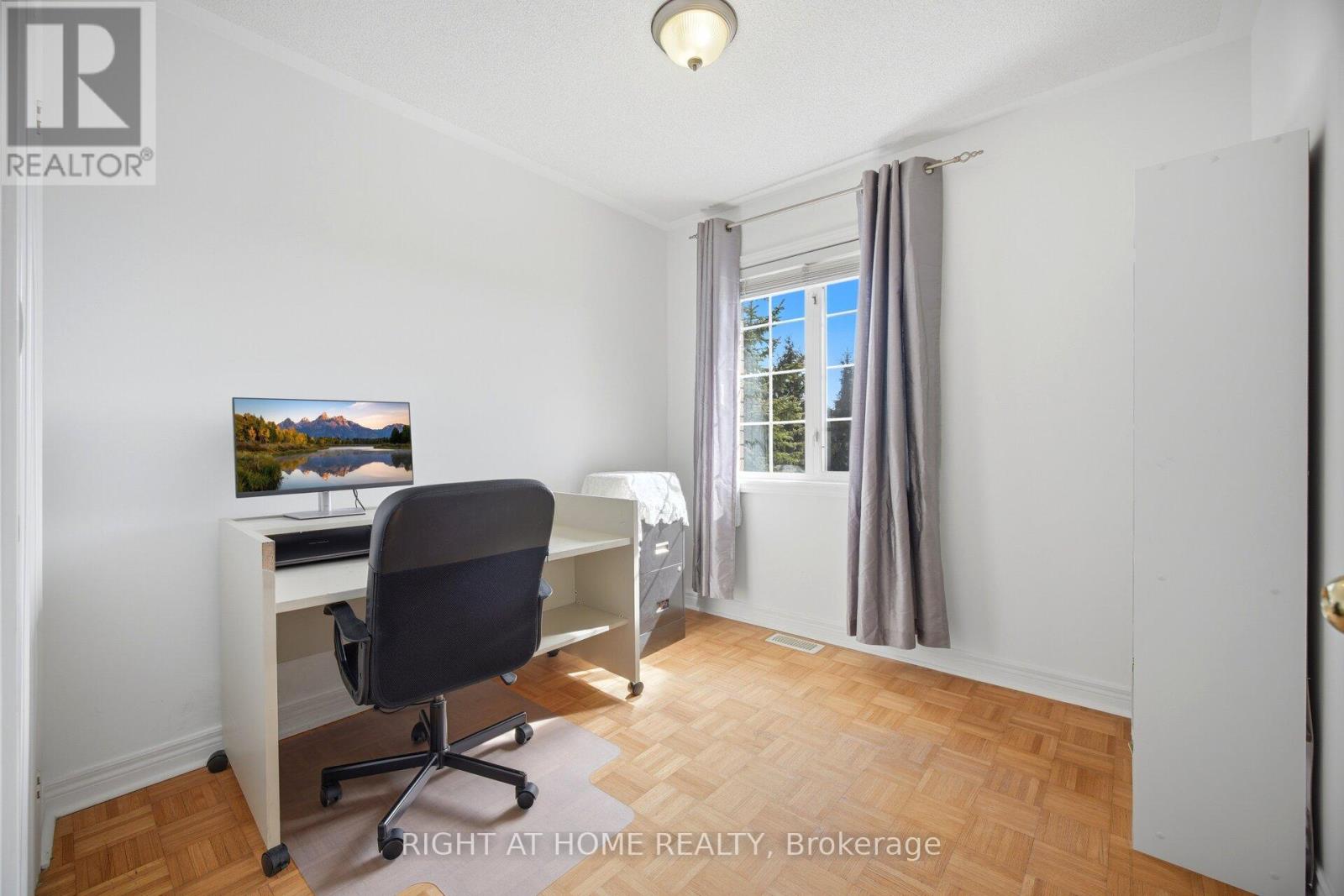 8 RICHELIEU COURT - 14