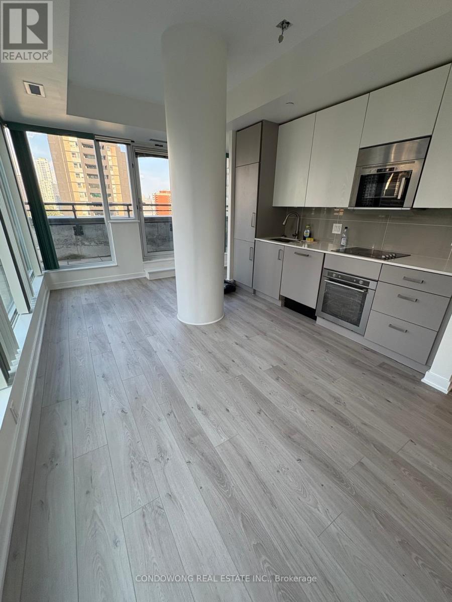 #905 17 Dundonald Street, Toronto (Church-Yonge Corridor), Ontario, M4Y1K3, Toronto (Church-Yonge Corridor), Ontario — photo 2 of 5