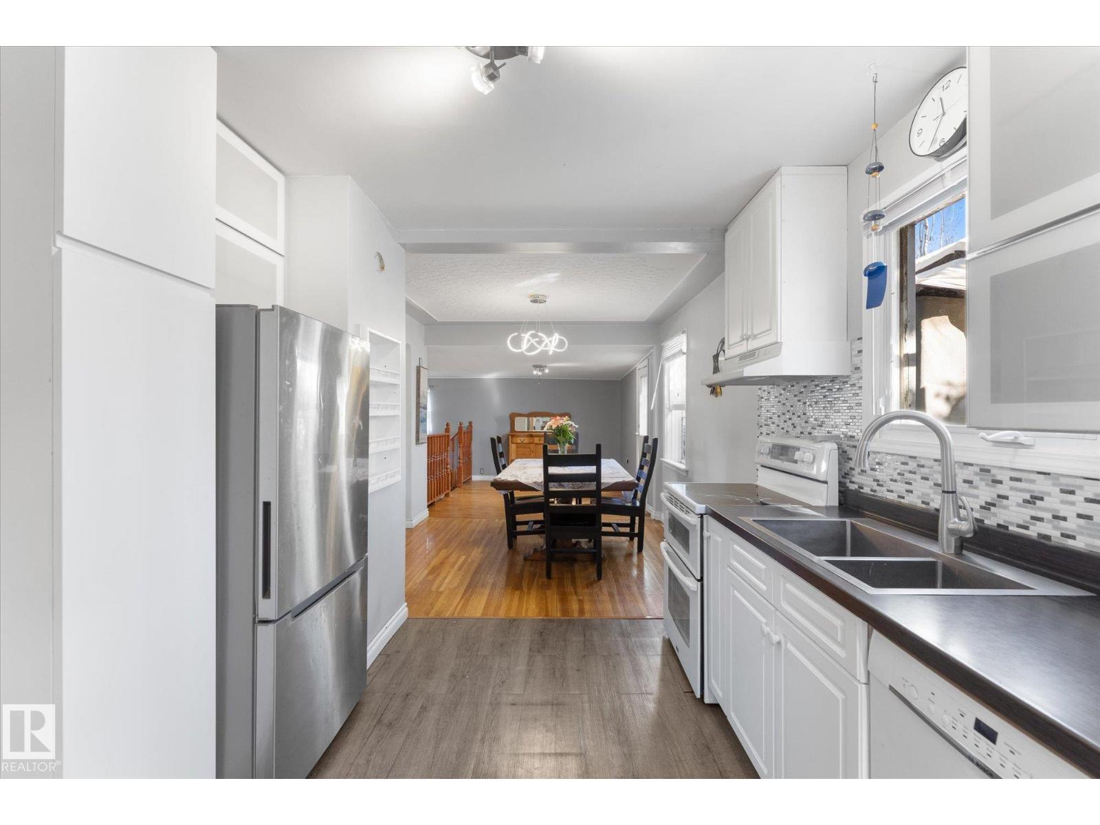6054 107A ST NW - 13