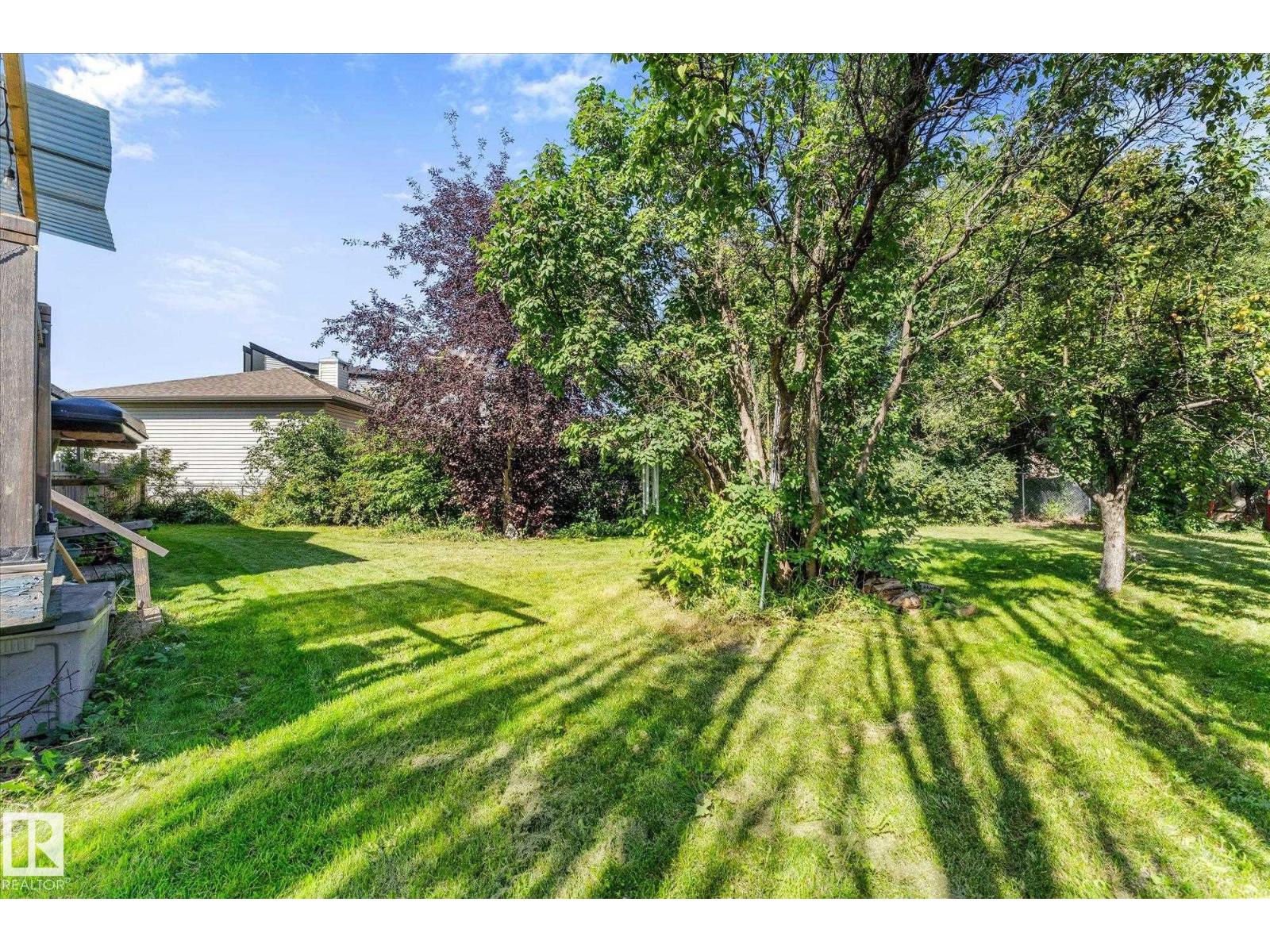 6054 107A ST NW - 2