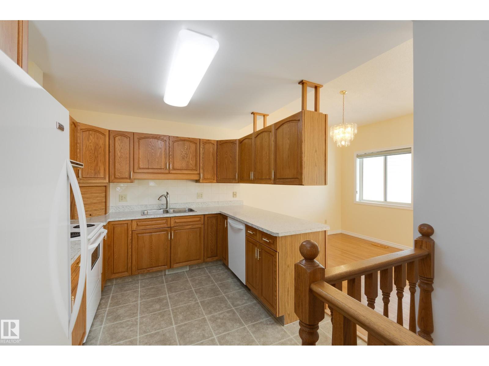 #6 9704 165 ST NW - 15