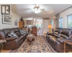 Family room - 1071 Bourban Rd, Mill Bay, BC V0R2P2 Photo 7