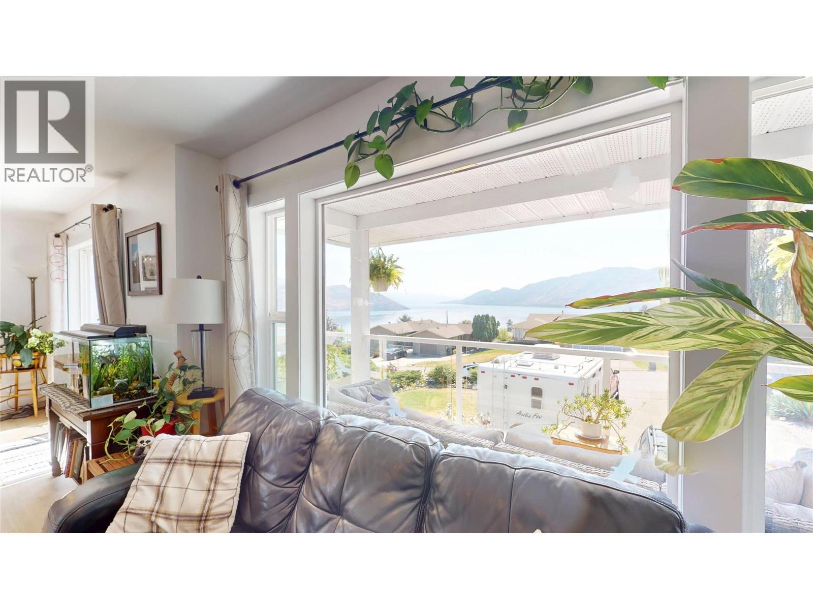 6160 Davies Crescent, Peachland