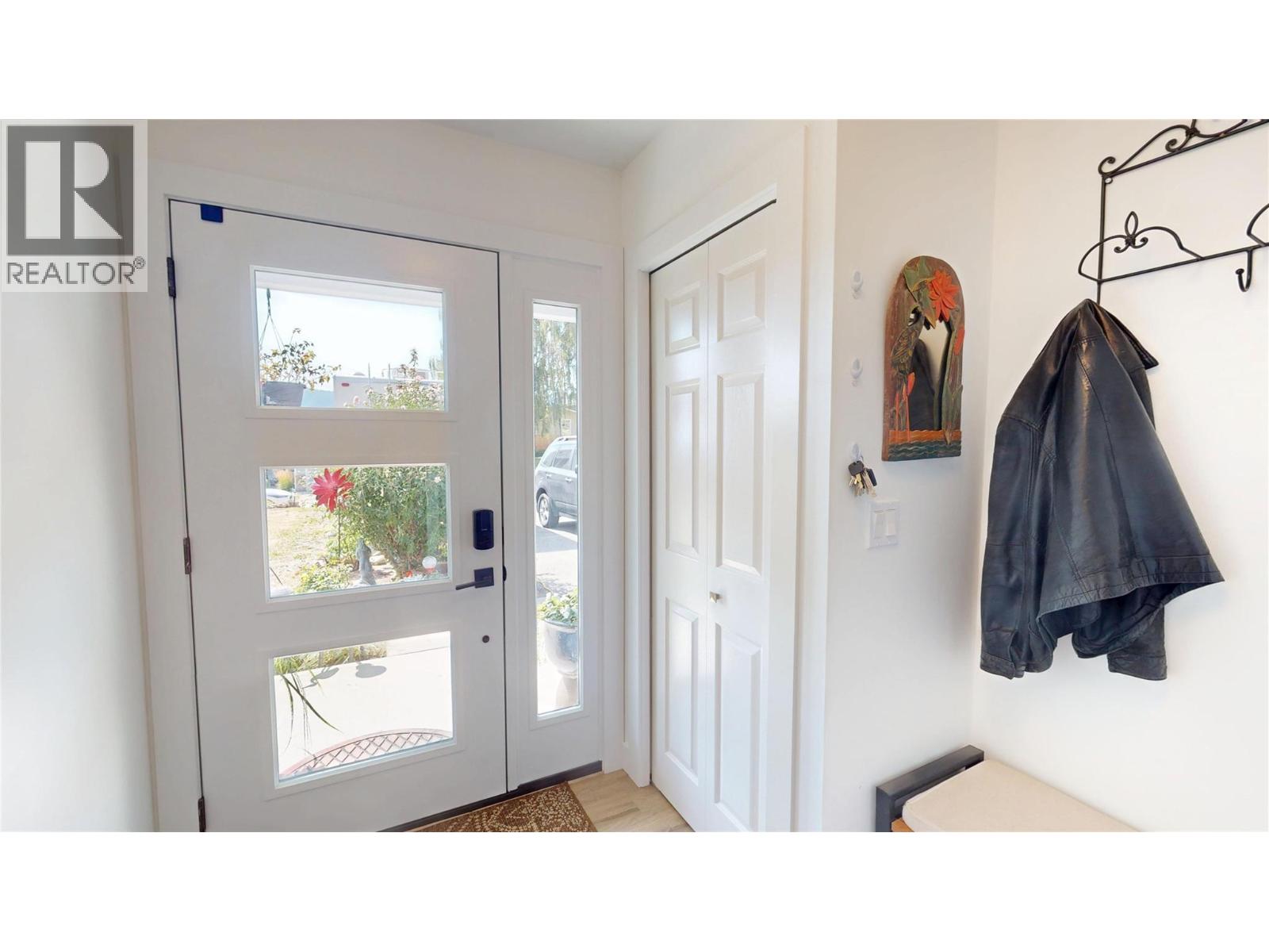 6160 Davies Crescent, Peachland