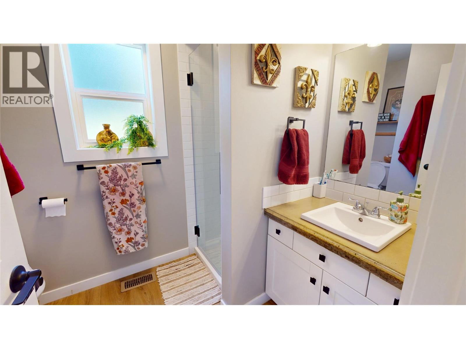 6160 Davies Crescent, Peachland
